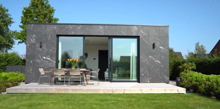 elite model capsule house